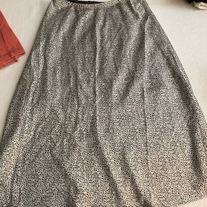 Elegant Black and White Leopard Print Skirt